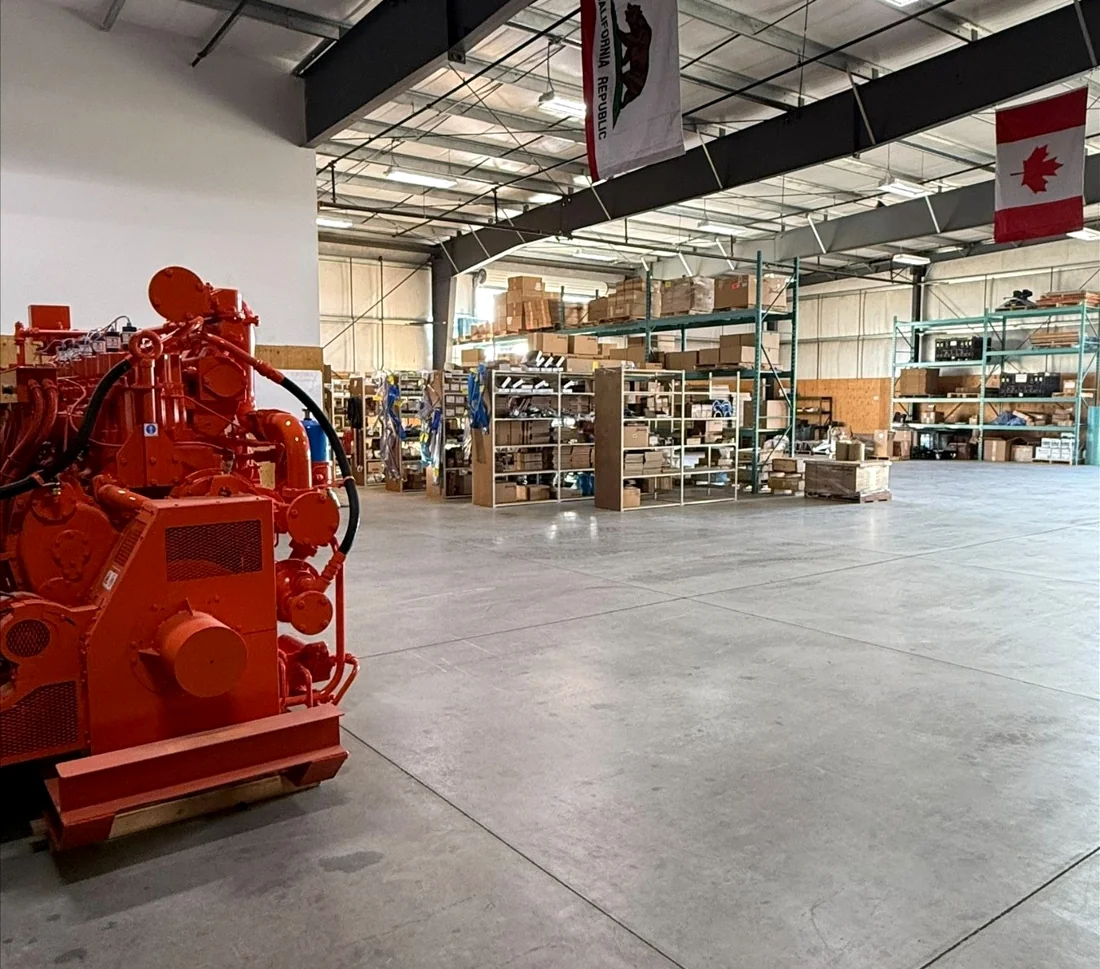 Gas engine and workshop floor